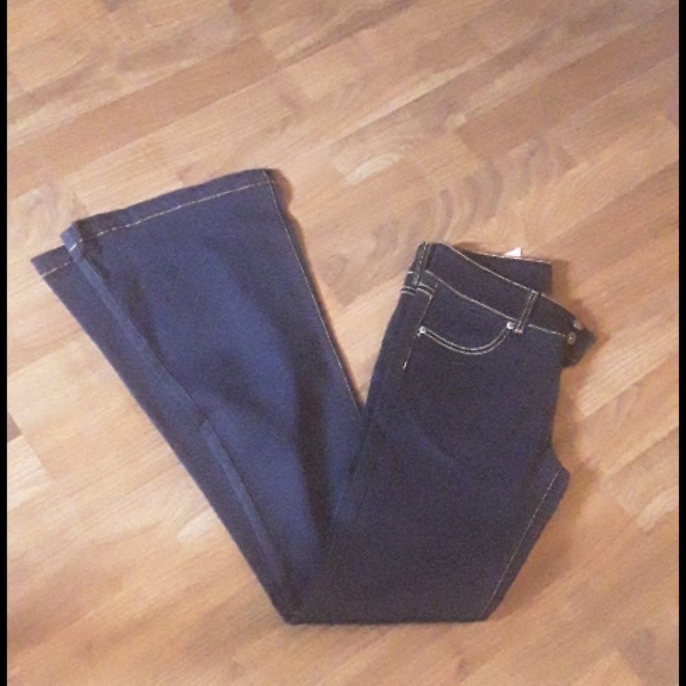 LF flare  Car Mar size 28 w stretch nwot